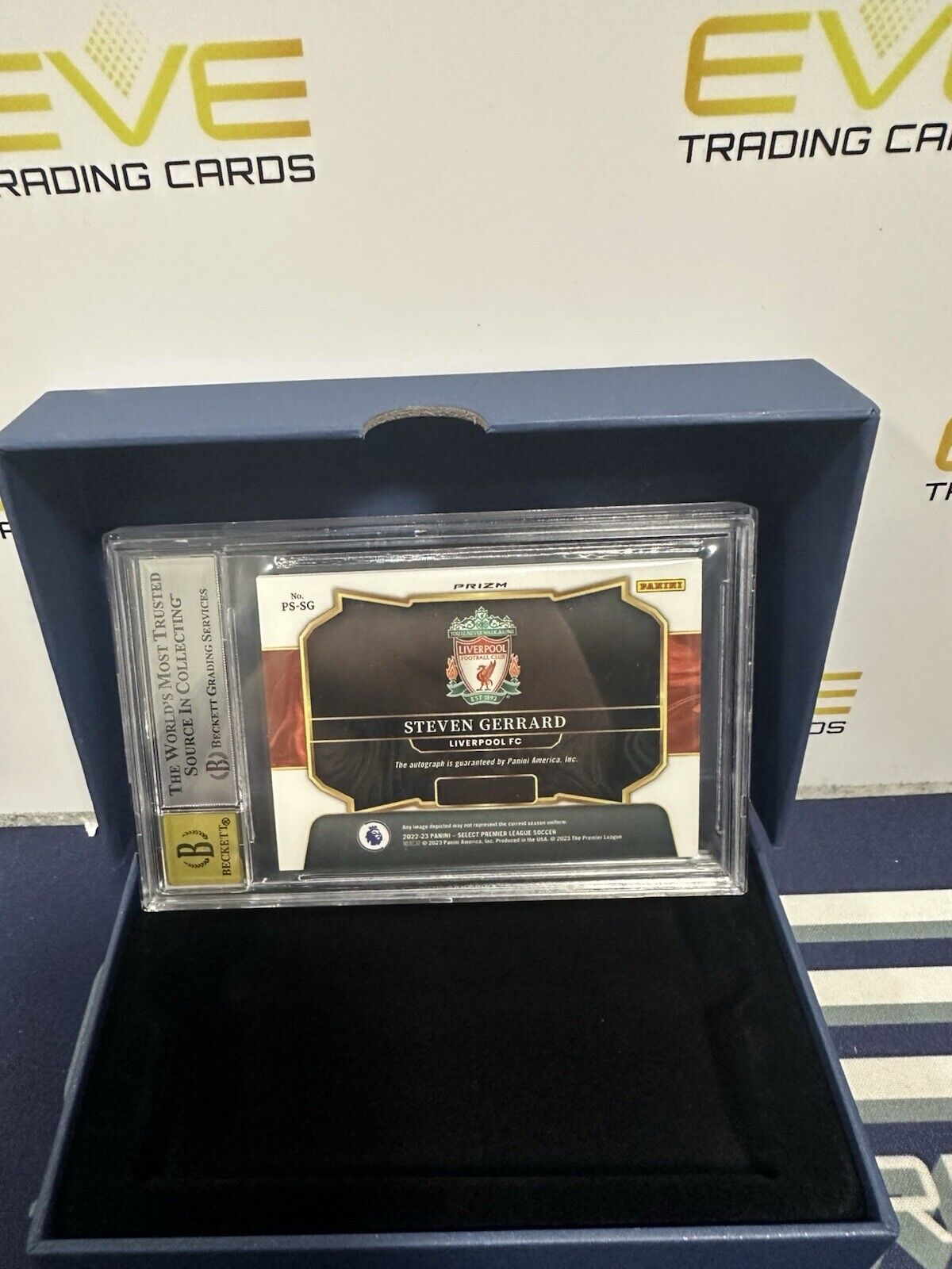 Steven Gerrard Auto Select EPL #18 Liverpool BGS 9/10 Pitchside