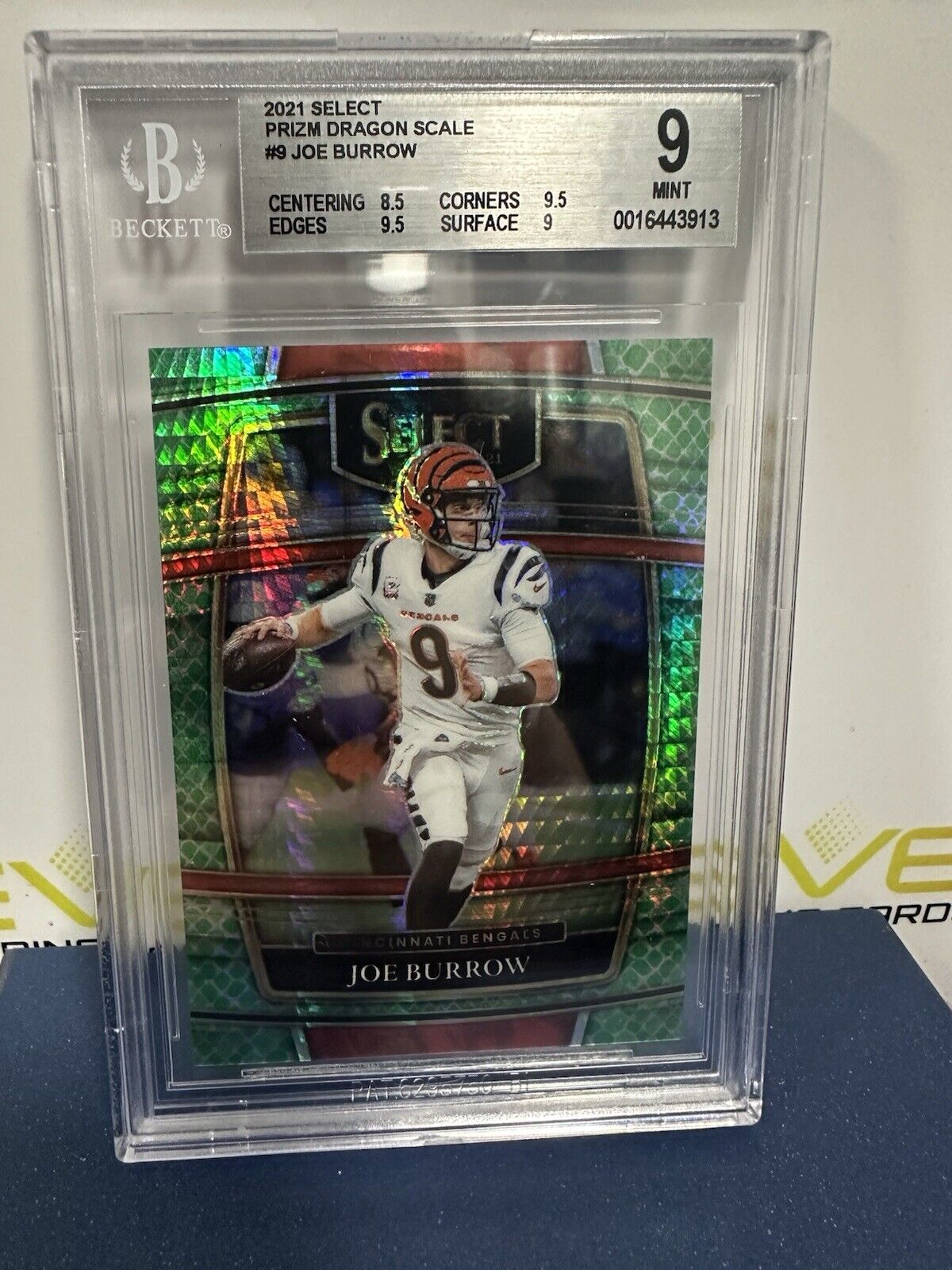 Joe Burrow Select 2021 Prizm Dragon Scale #9 31/89 BGS 9