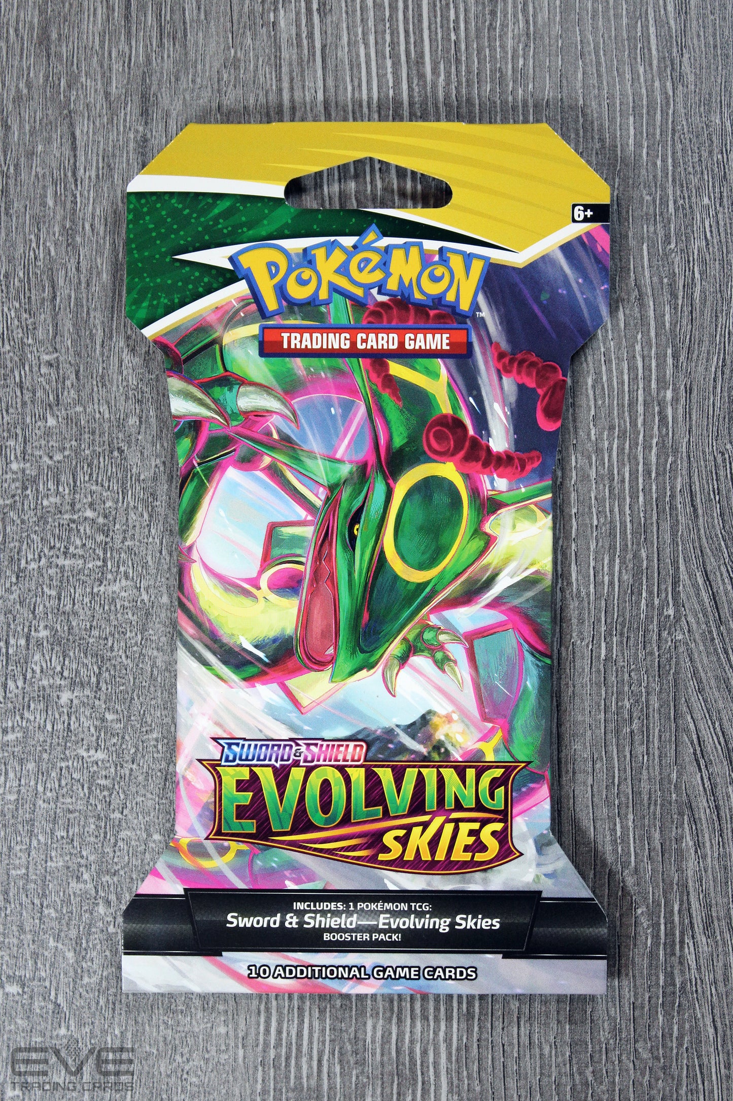 Pokémon TCG: Sword & Shield Evolving Skies Sleeved Single Booster Pack