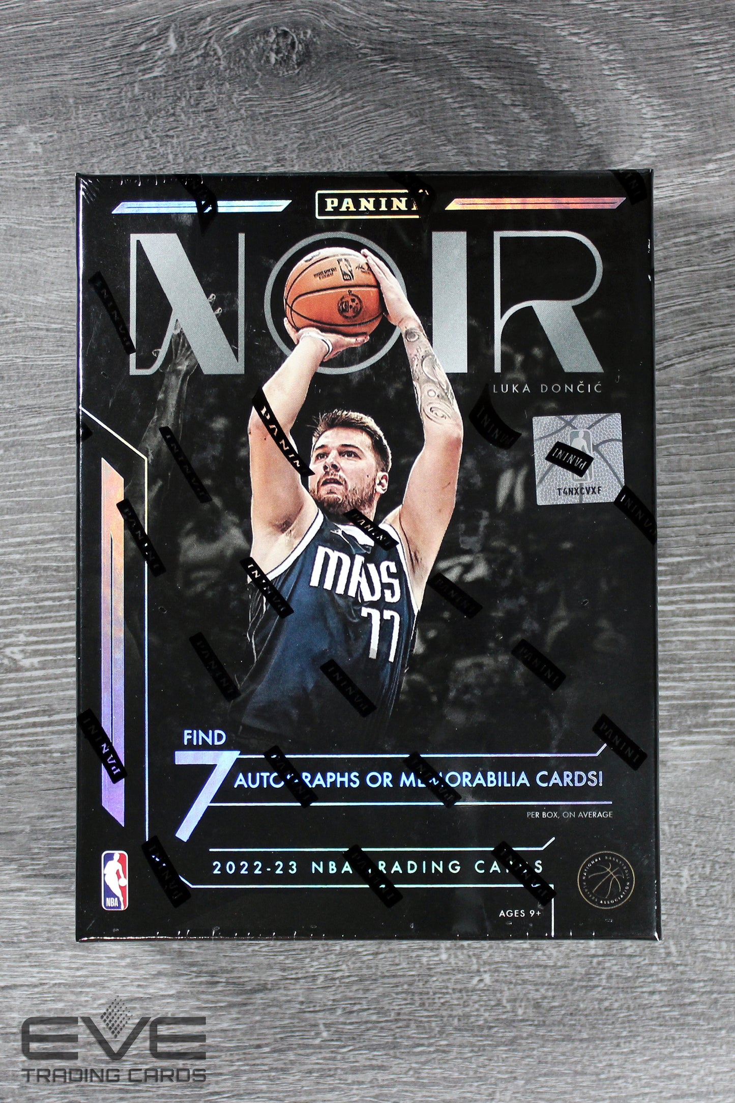 2022-23 Panini Noir Basketball Trading Cards Hobby Box
